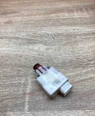 BMW 3 E46 Brake pedal sensor switch 8360421