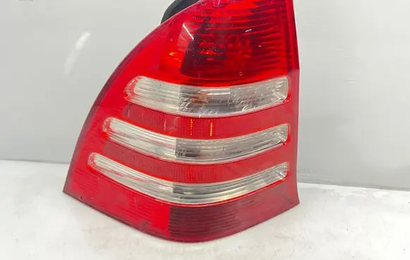 Mercedes-Benz C W203 Rear/tail lights 2038202364