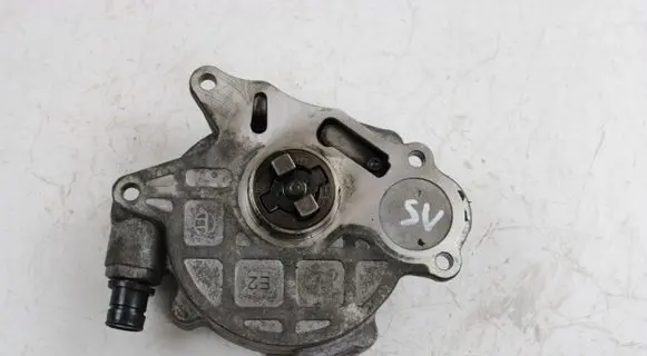 Volkswagen PASSAT B7 Vacuum pump 03L145100F