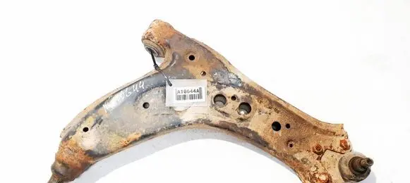 Volkswagen Polo IV 9N3 Front lower control arm/wishbone