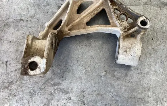 Volkswagen Polo IV 9N3 Front lower control arm/wishbone