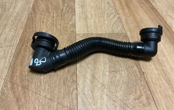 Volkswagen Touareg II Breather hose/pipe 059103221