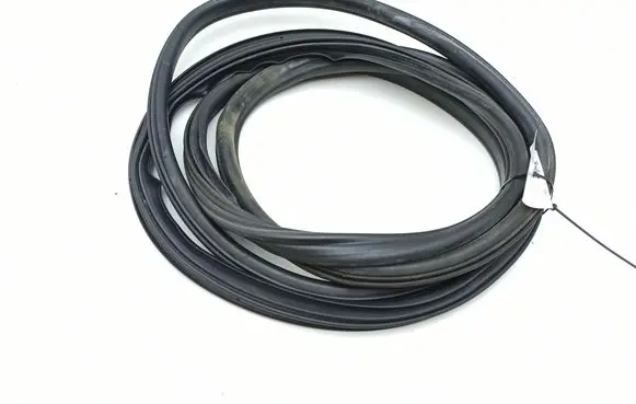 Mercedes-Benz Sprinter W906 Front door rubber seal 
