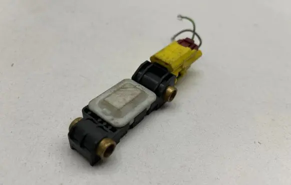 Audi A6 S6 C5 4B Airbag deployment crash/impact sensor 8E0959643