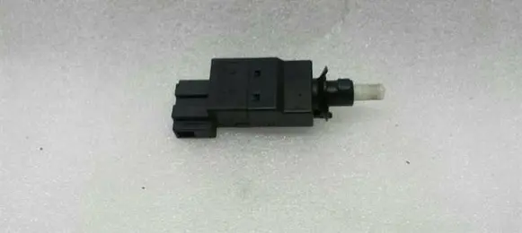 Mercedes-Benz E W211 Brake pedal sensor switch A0015454009
