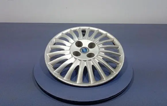 Fiat Punto (199) R17 wheel hub/cap/trim 51733005