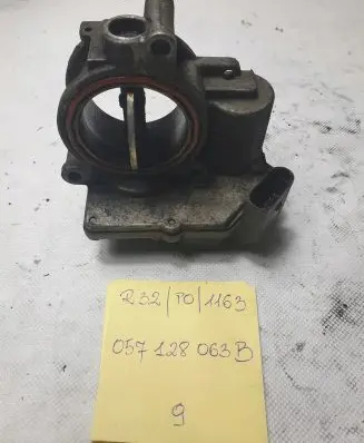 Audi A8 S8 D3 4E Throttle valve 057128063B