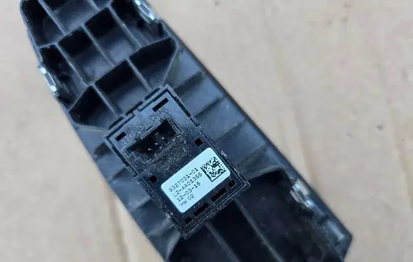 BMW X4 G02 Electric window control switch 9327031