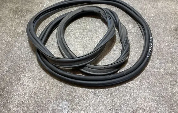 Citroen C4 III e-C4 Trunk rubber seal (body) 