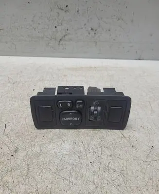 Toyota Avensis T250 Wing mirror switch 183575
