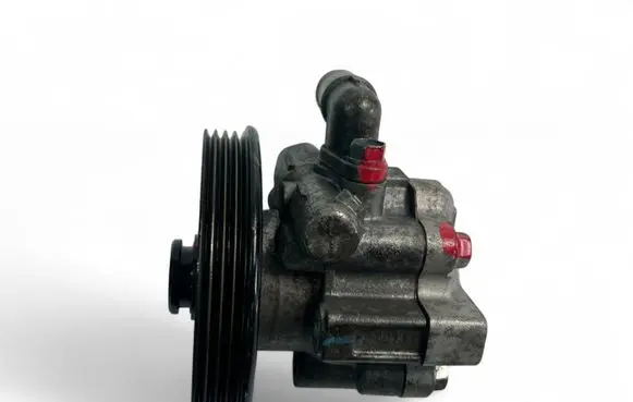 Chevrolet Cruze Power steering pump 96837813