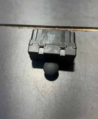 Peugeot 407 Seat heating relay 9638053380 9445536
