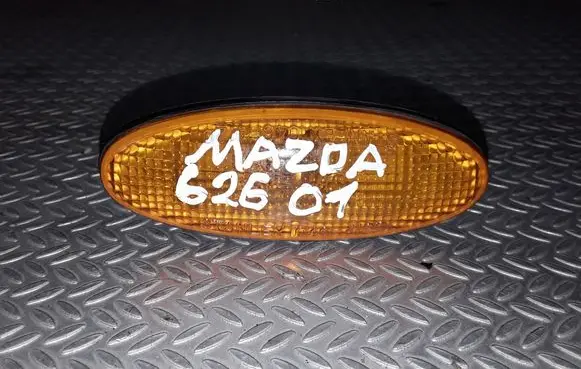 Front fender indicator light