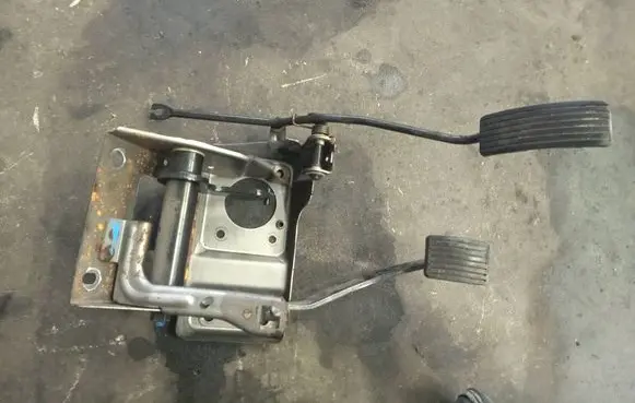 Volvo S40, V40 Pedal assembly 60080