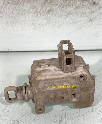 Volkswagen Golf IV Central locking motor 