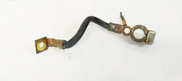 Volkswagen Polo IV 9N3 Positive cable (battery) 
