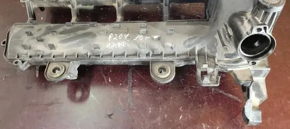 Peugeot 207 Rocker cam cover 