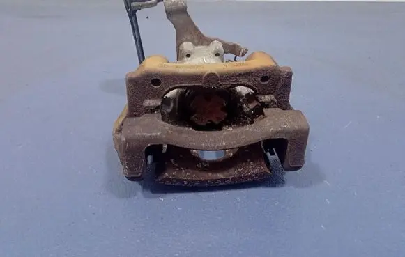 Toyota Auris E180 Rear brake caliper 0204L67276