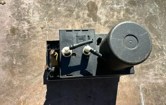 Audi A3 S3 8L Central locking vacuum pump 8L0862257D