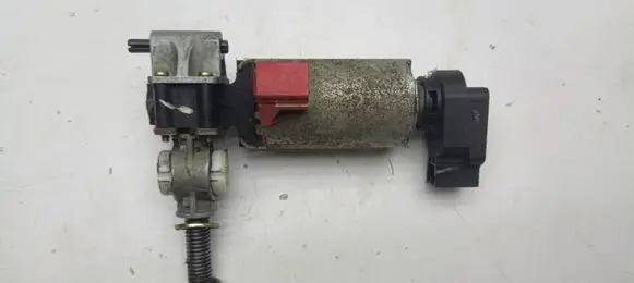 Chrysler Pacifica Seat adjustment motor 5809090
