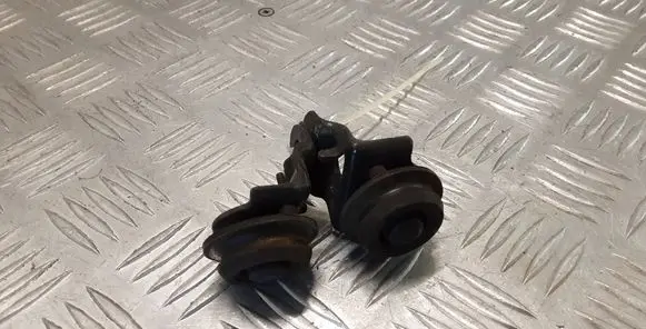 Radiator mount bracket