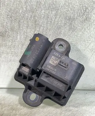 Mercedes-Benz C W204 Glow plug pre-heat relay A6519000900 0522120204 11233013301