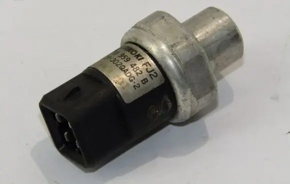 Audi A6 S6 C5 4B Oil pressure sensor 8D0959482B