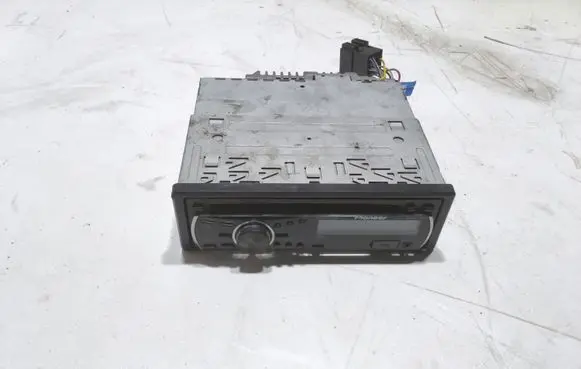 Volkswagen Golf V Radio/CD/DVD/GPS head unit
