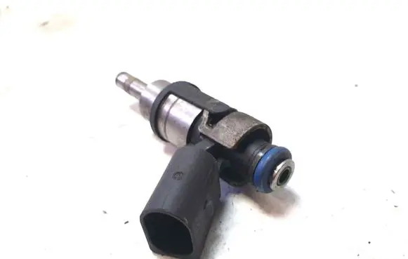 Audi A4 S4 B6 8E 8H Fuel injector 06D133036D