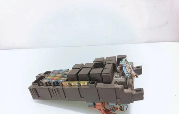 Volvo V70 Fuse box set 9494207 518323001 991007102313