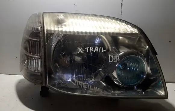 Nissan X-Trail T30 Headlight/headlamp 1669
