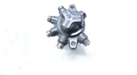 Ford Mondeo MK IV Fuel distributor 4M5Q9D280DB