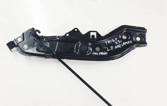 Engine bonnet/hood lock trim molding