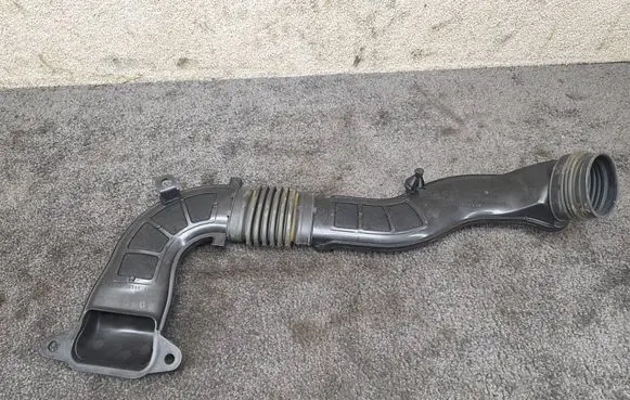 Renault Captur II Air intake duct part 165555837R