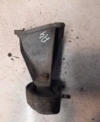 Audi A4 S4 B5 8D Gearbox mounting bracket 8D0399113L