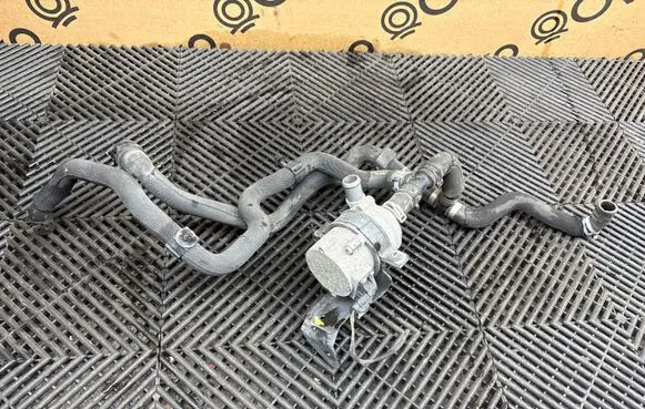 Audi A8 S8 D4 4H Electric auxiliary coolant/water pump 4H0965567