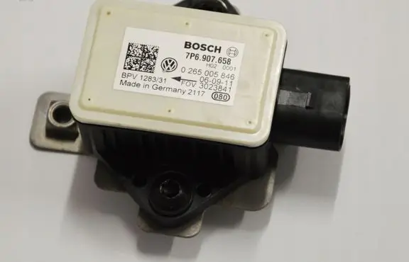 Volkswagen Touareg II ESP (stability system) control unit 7P6907658