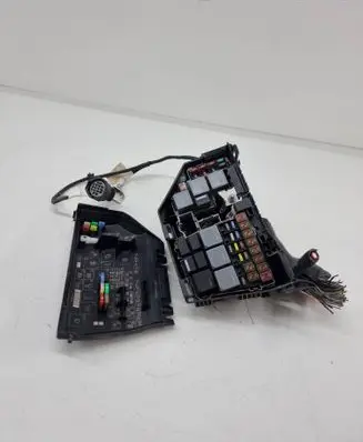 Land Rover Discovery Sport Fuse box set Hk7214a076bb