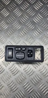 Toyota Yaris Wing mirror switch 777669 183575