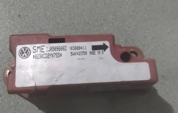 Volkswagen Golf IV Airbag deployment crash/impact sensor 1J0909606D 03000411 0230CD2YX7S
