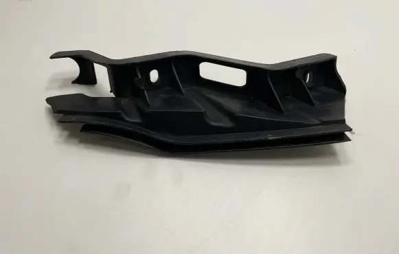 Volkswagen PASSAT B6 Front bumper mounting bracket 3C0807889