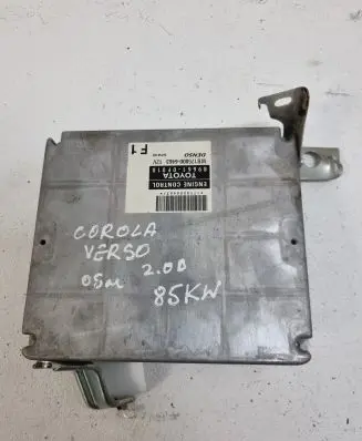 Toyota Corolla Verso AR10 Engine control unit/module 896610F010
