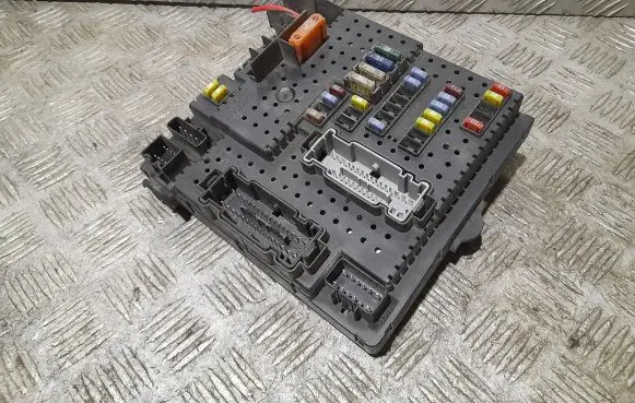 Volvo XC90 Fuse box set 28080156