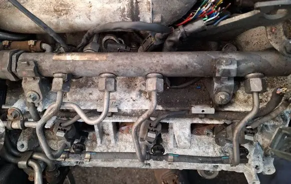 Mercedes-Benz R W251 Fuel main line pipe a6420700495