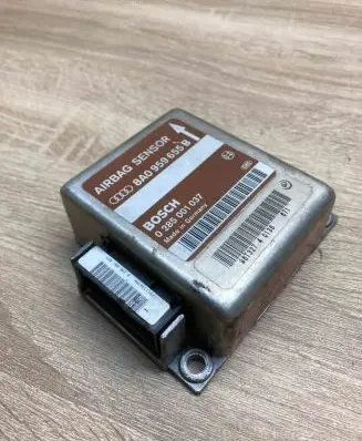 Audi A4 S4 B5 8D Airbag control unit/module 8A0959655B 0285001037