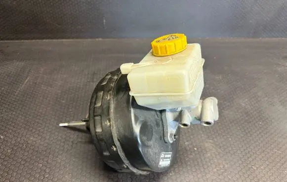 Jaguar XF X250 Brake booster 8X232B195AB 03774765034