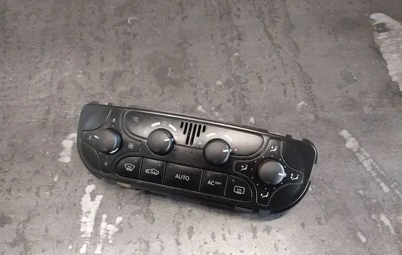 Mercedes-Benz C W203 Climate control unit A2098300085 9140010497