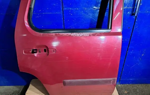Chevrolet Tahoe Rear door REARRIGHTDOOR