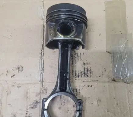 Volkswagen PASSAT B8 Connecting rod/conrod 