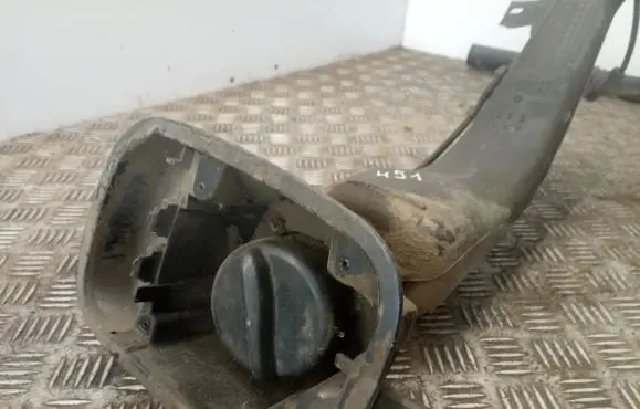 Fuel tank filler neck pipe